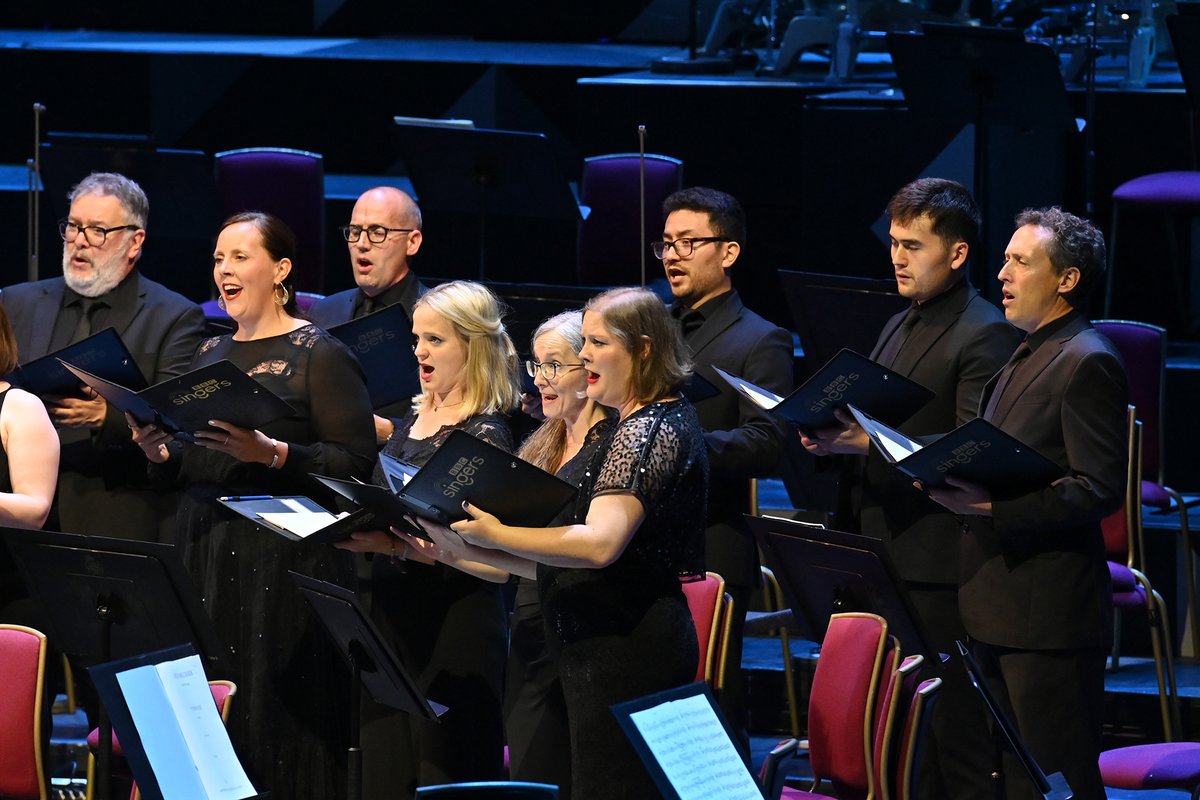 BBC Singers (@bbcsingers) on Twitter photo Last night was all about Bruckner as we celebrated his 200th anniversary at #BBCProms with our Principal Guest Conductor <a href="/owainpark/">Owain Park</a>. 🎉
Together we performed three of Bruckner's motets; Os justi, Locus iste and Christus factus est. ✨
📷 Chris Christodoulou Last night was all about Bruckner as we celebrated his 200th anniversary at #BBCProms with our Principal Guest Conductor <a href="/owainpark/">Owain Park</a>. 🎉
Together we performed three of Bruckner's motets; Os justi, Locus iste and Christus factus est. ✨
📷 Chris Christodoulou