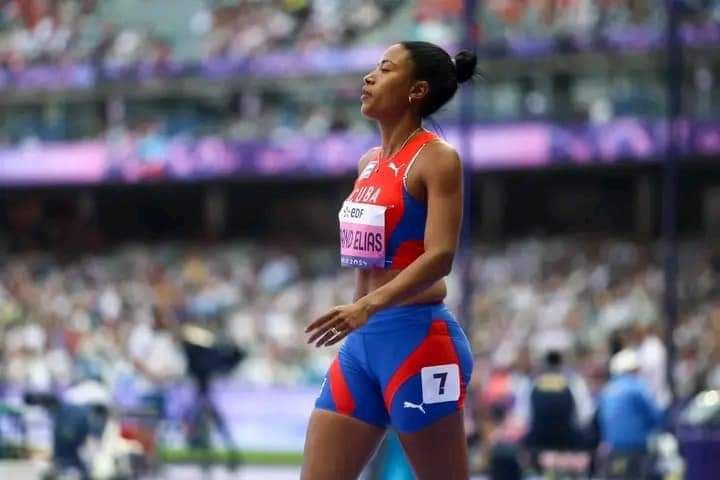 La reina cubana del paratletismo Omara Durand (T12) entró caminando a la meta de los 400 metros y ganó su heat para clasificarse a la semifinal con el mejor tiempo de todos, 55.36 segundos, único por debajo de 56 segundos en la prueba #CubaInspira