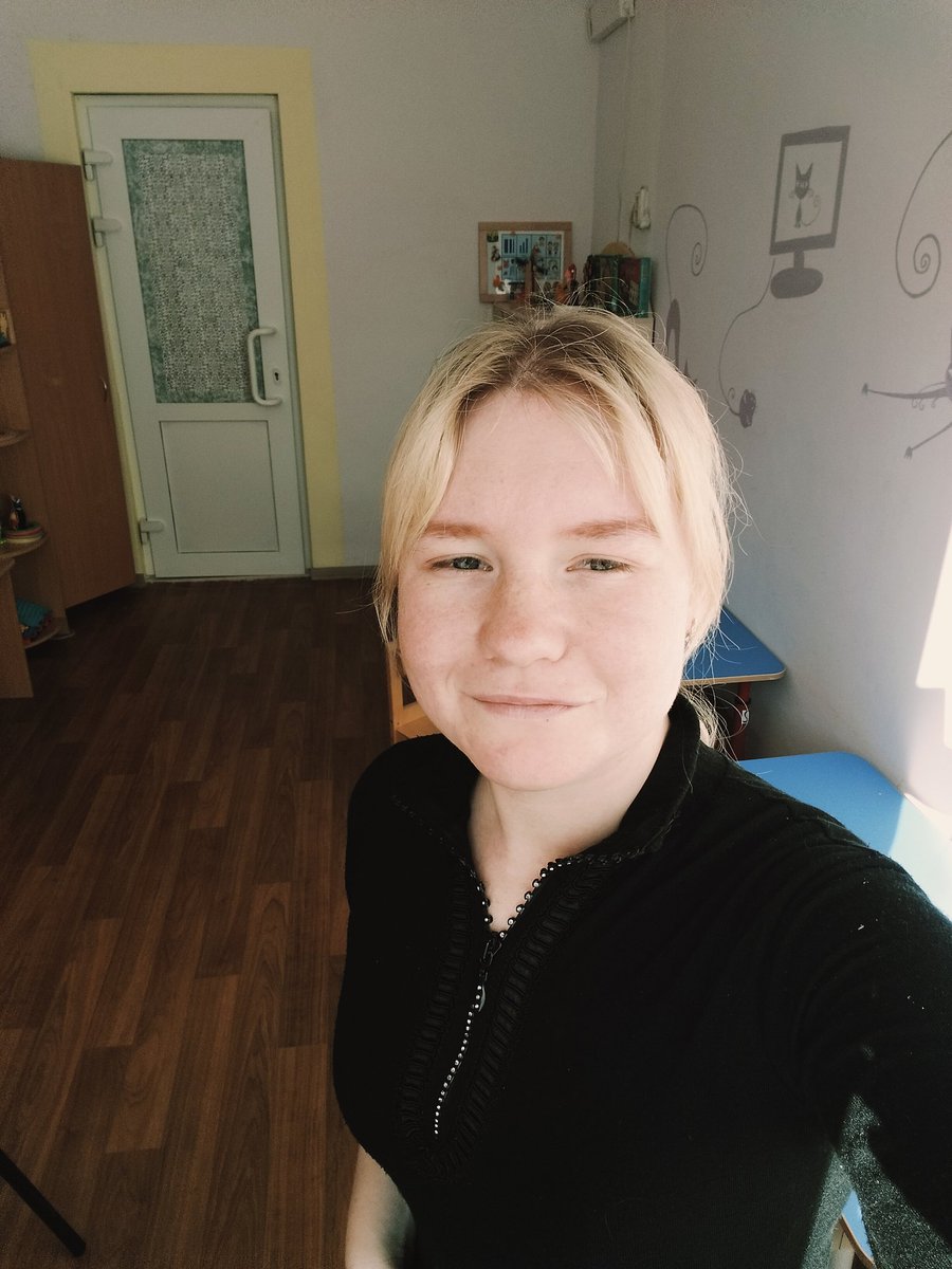 LLga16's tweet image. Вот так встретила начало нового учебного года. Пока всё нравится)