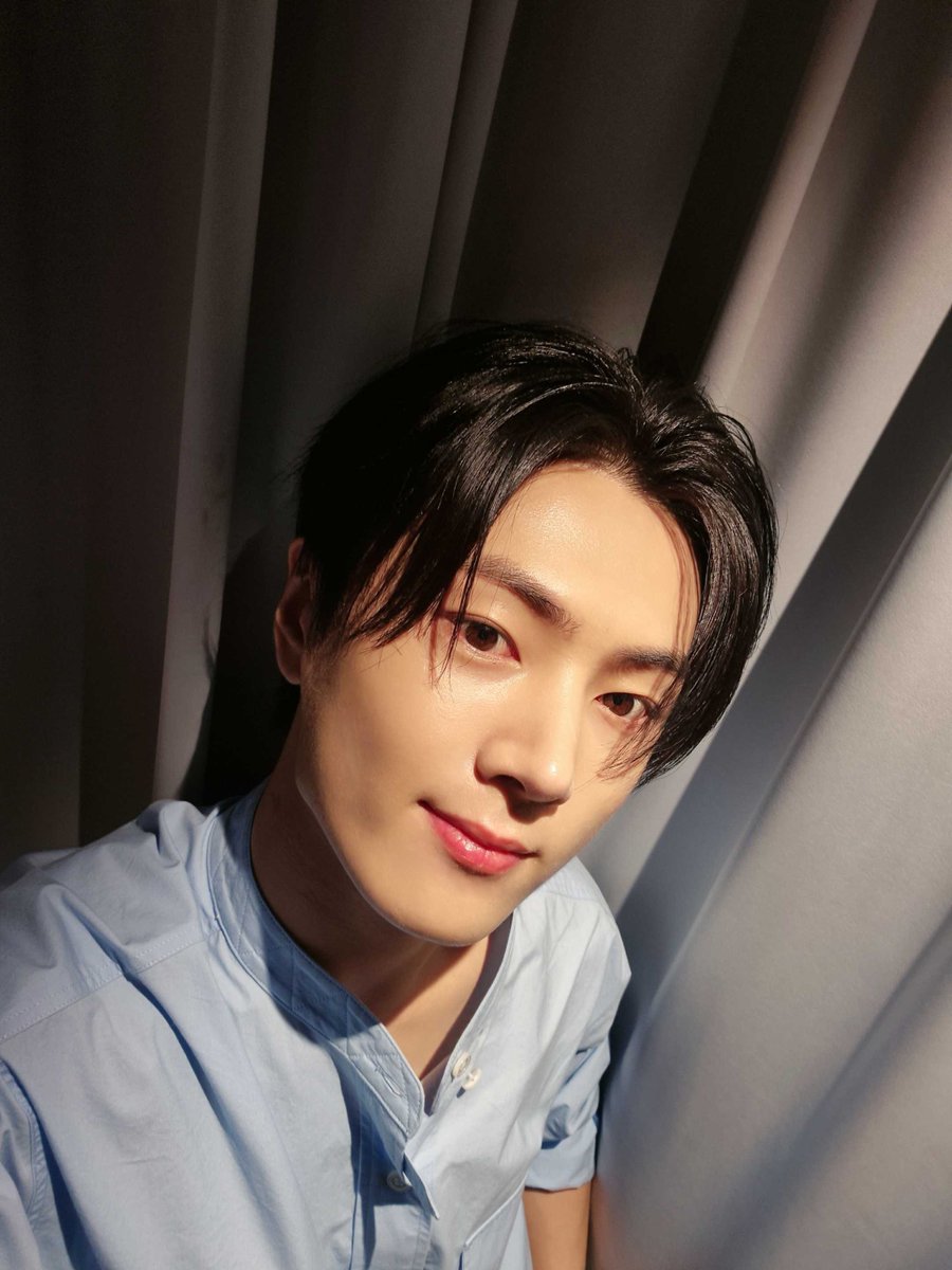 enhypenweverse's tweet photo. [ #제이’s Post ] 240903

#JAY: Our ENGENEs have endured this Monday well!
Fighting for the remaining 4 days😆😆😆

@ENHYPEN_members @ENHYPEN #ENHYPEN #엔하이픈 https://t.co/TuuPZB6faP