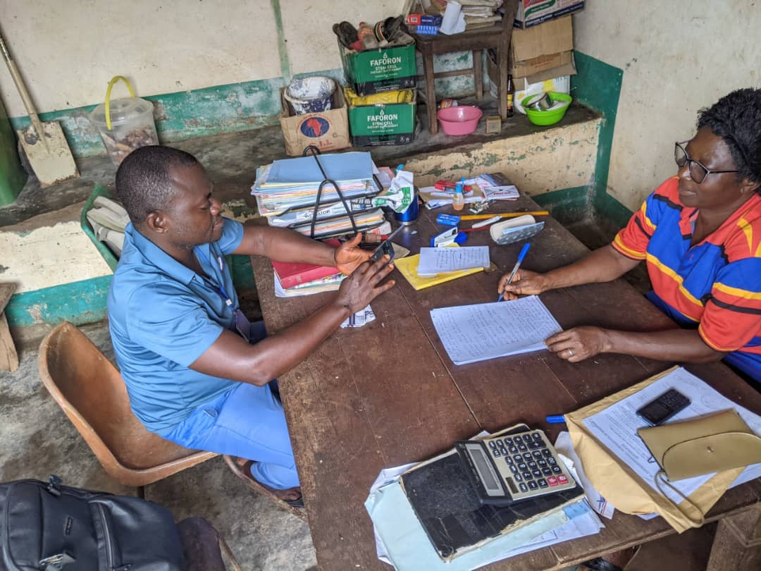 WFP_Cameroon's tweet photo. #Cameroon🇨🇲

Following the cash feasibility training by @WFP and partners, 8⃣5⃣ enumerators have been deployed in #NWSW. They’ll collect data to assess the feasibility of cash assistance through interviews, focus groups, market and home visits. 

#SavingLives 
#Changinglives https://t.co/ByznVfQFEM