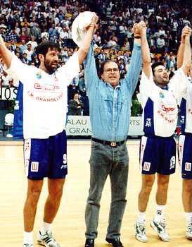 Lamentem profundament la mort de Manolo Montoya, entrenador del BM Granollers en dues etapes: 1992-1997 i 2002-2007.

Montoya va aconseguir tres títols com a tècnic: 1 Copa Asobal (1994) i 2 Copes EHF (1995 i 1996). El seu llegat perdurarà per sempre a la història del Club.
