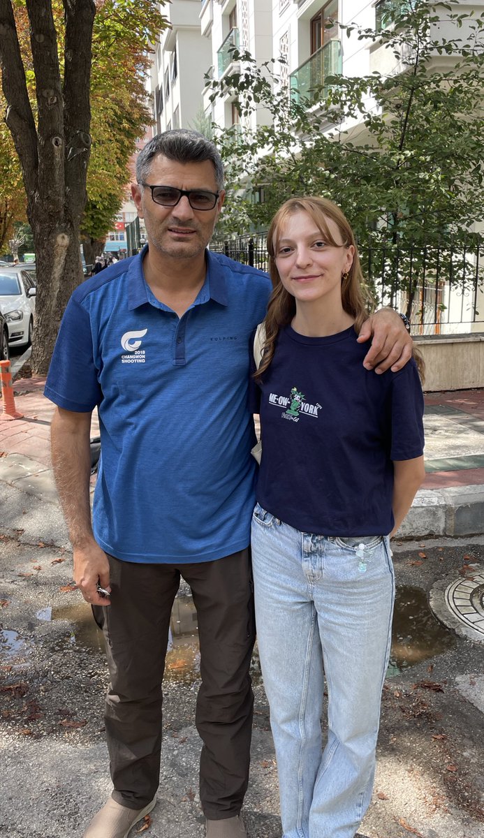 handisgo's tweet image. hshehehwhhshw BAŞARDUM 
(“geçen gördüğümde utanmıştım, gelememiştim” dedim
“yapma yauv” dedi. daha çok utandım 😔)