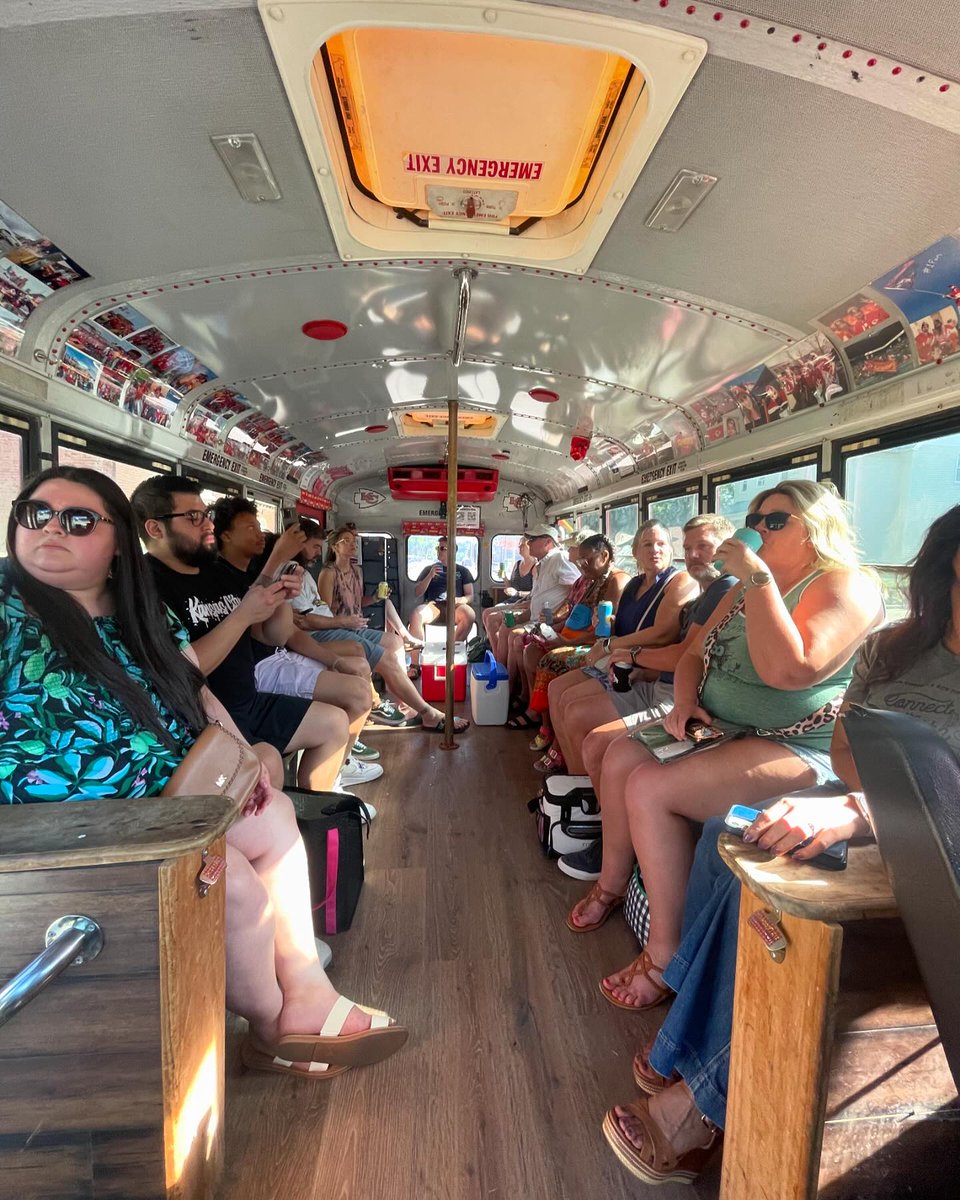 Happy Labor Day! Here’s to an extra day to explore the city, discover a new restaurant and spend time with the ones who bring you joy! How are you celebrating the unofficial end to summer? 🌞

📸: Hillsiders KCK, Gus Fried Chicken KC, Red Machine Party Bus