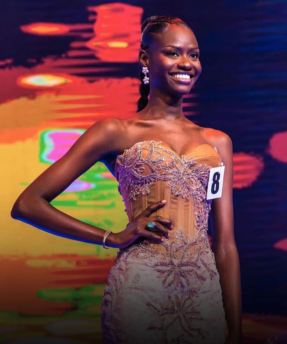 africandreamsl's tweet photo. 7/9 Fatou Bintou Gueye - Miss Universe Senegal 🇸🇳 https://t.co/UFb31xmGwR