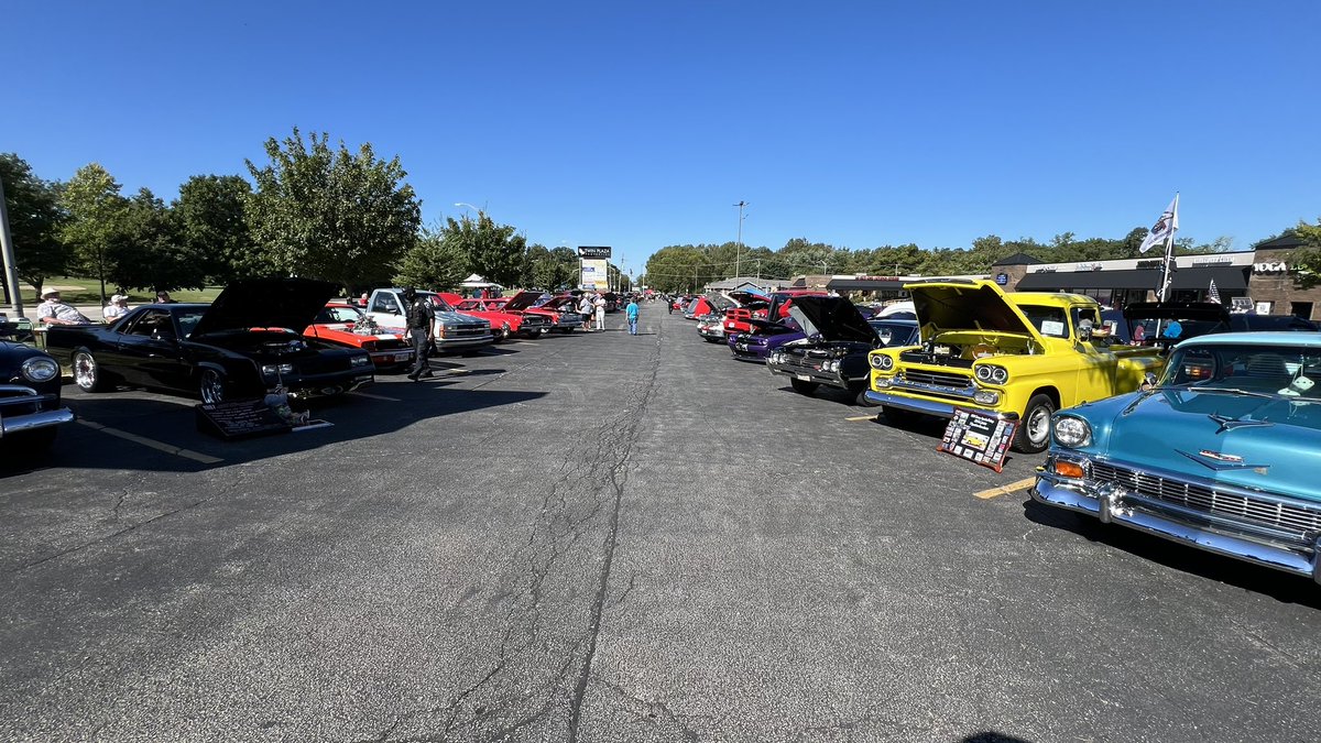 bigdaddyrincon's tweet image. Car Show with my daughter @KristinRincon5 took out the old LeBaron just for $hits and giggles. Lots of cars here today.