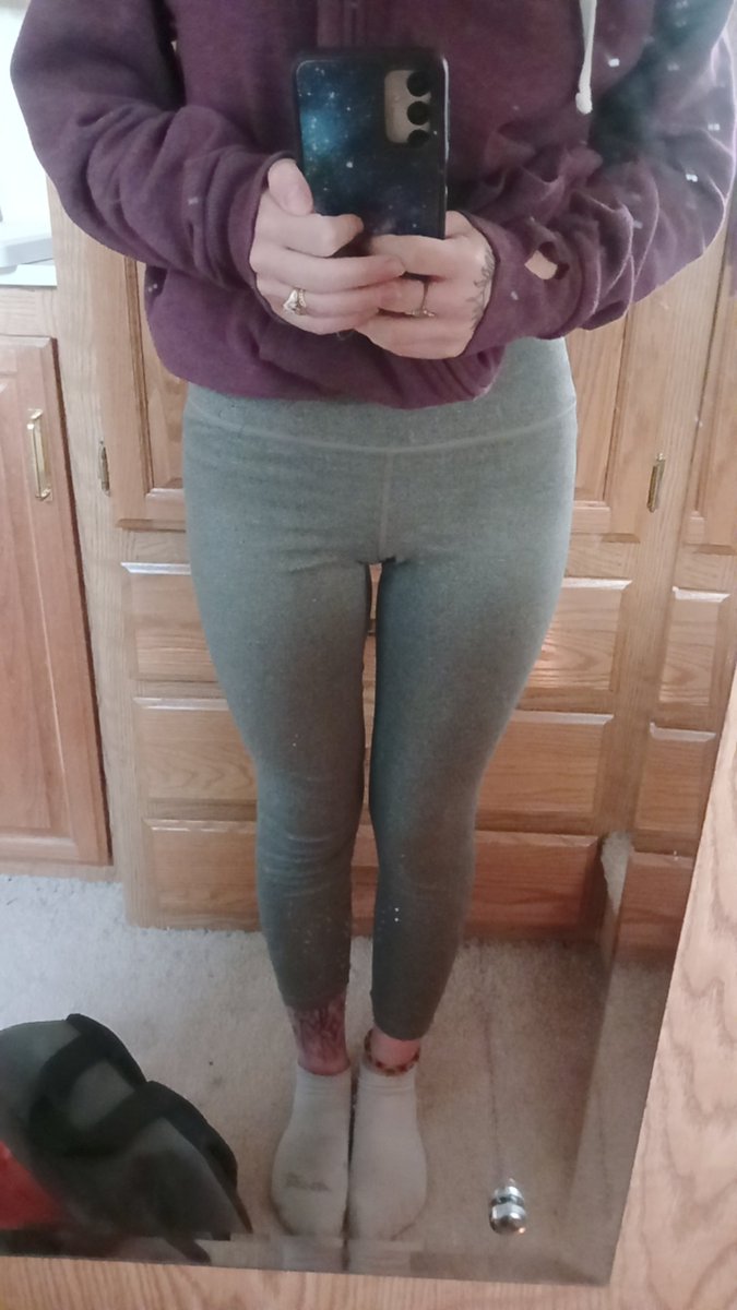 ov40wl's tweet photo. probably my last post saying bye, like I think  I need to start actually trying to change my thoughts around my ed cause it makes my life hell. I'm going to recover maybe not gain but try to work on my thoughts at least to start. I don't know my wt I'm guessing under 100lbs https://t.co/YS72hsMPnV