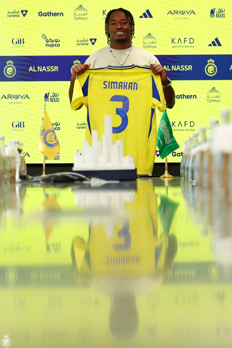 AlNassrFC_EN's tweet photo. From @Kafd Towers 💛
Our new Star Mohamed Simakan signs his contract ✍️ https://t.co/MOTmXLvtpr
