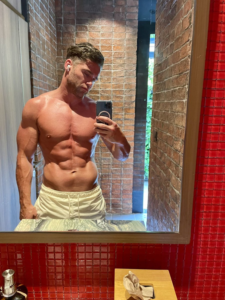 Ashley Gibson tweet media