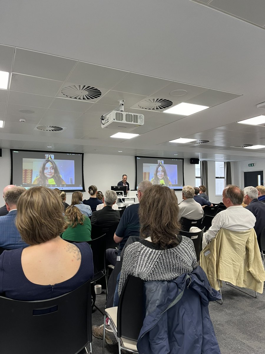 Exciting stuff at AGS 2024! Stephan Petzold is introducing the president’s guest, bestselling author Mithu Sanyal, whose novels include Identitti (2021) and Anti-Christie (which will be published later this year)!