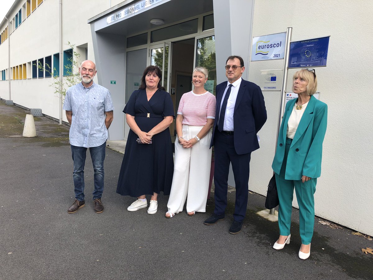 À la rencontre de l’équipe de direction du lycée professionnel Ligier Richier de Bar le Duc. Une rentrée placée sous le signe de la sérénité.
#rentree2024 
<a href="/Prefet55/">Préfet de la Meuse</a> <a href="/acnancymetz/">Académie de Nancy-Metz</a> <a href="/barleduc55000/">Ville de Bar le Duc</a> <a href="/DSDEN55/">DSDEN55</a> <a href="/regiongrandest/">Région Grand Est</a>