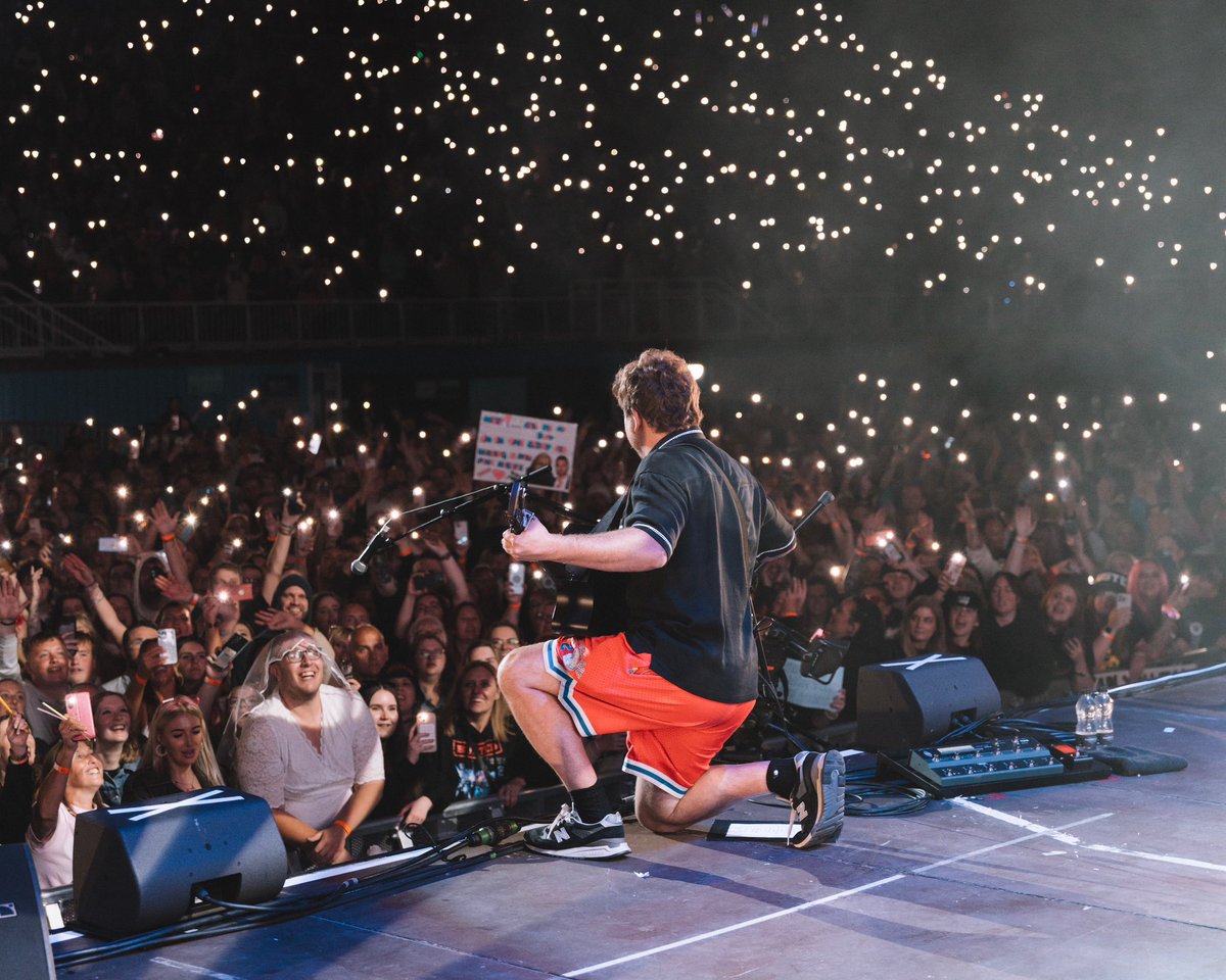 SCARBOROUGH! Thank you for helping us end these summer shows in the right way! Thank you to everyone who has come along to a show, we'll see you soon! 🤘

📸 Adamross Williams

(1/2)