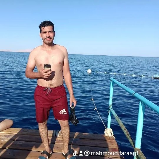 #صورة_ملف_شخصي_جديدة
اللي قلبه فيه حنية عشرته فيها امان 💙
#ابن_الاصول❤