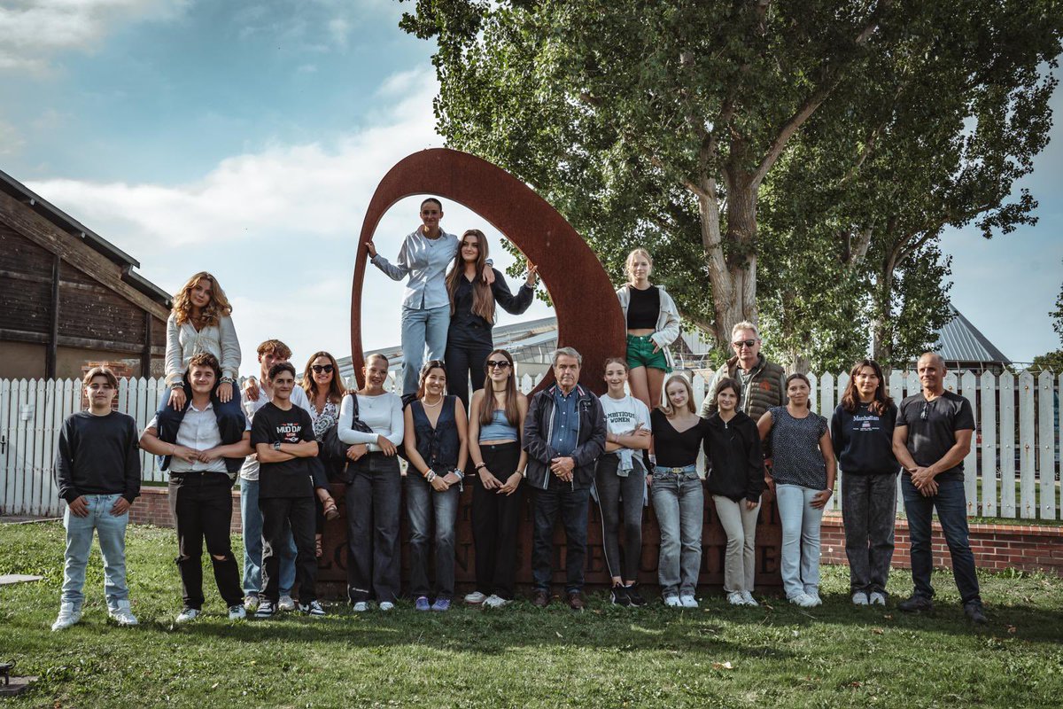 AcadmieDelaveau's tweet image. Photo de classe de la sixième promotion @AcadmieDelaveau ! 📸