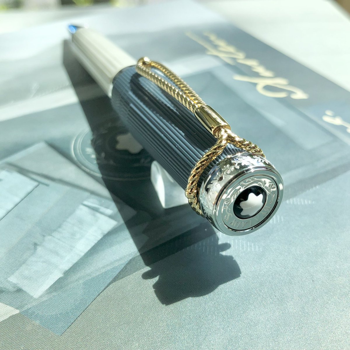 モンブラン作家シリーズ「ジェーン・オースティン」。編んだような