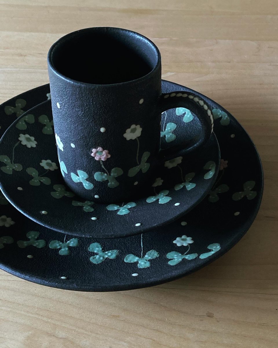 三ツ持啓（金井啓）さんのお花柄プレート2枚 むくり工房