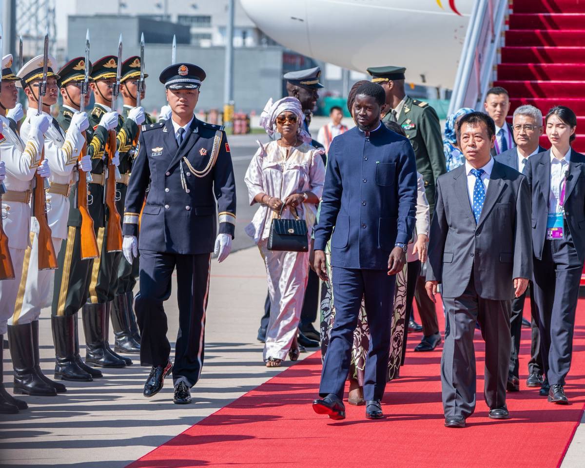 PR_Senegal's tweet photo. Le @PR_Diomaye est arrivé dans la journée du lundi 2 septembre à Beijing, en Chine, pour une visite d'État et pour participer à la neuvième édition du Forum sur la coopération Chine-Afrique (FOCAC), qui se tiendra du 4 au 6 septembre 2024. https://t.co/cNmwnCpg2v