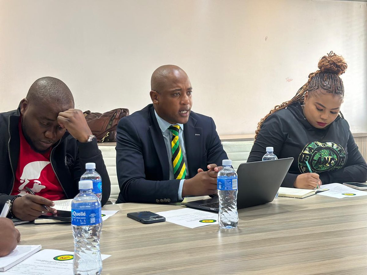 ANCYLhq's tweet photo. ANCYL Officials &amp; Local Government Subcommittee Chair, Cde Bethuel Zunguza, met with SALGA officials. The purpose of the meeting was to identify and discuss programs &amp; campaigns for potential collaboration, as well as to establish strong working relations.

#ANCYL80athAnniversary https://t.co/u8RDwIhoF3