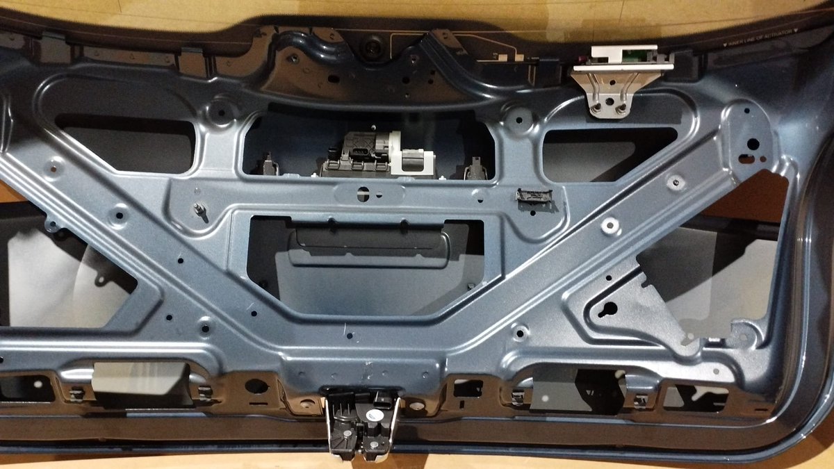propelauto's tweet photo. Mercedes W247 B200 Rear End Door with Windscreen Glass / Trunk Lind #ForSale 

Ping us &amp; Replace your dented door🤗🚙👇

#W247 #BootLid #TrunkLid #B200 #W247B200 #GenuineParts #ReadyStock #Singapore #PropelAutoParts #Stockist #MercedesBenz #Door #BClass #Windscreen #Replace #Ping https://t.co/zrA9zDOlqa