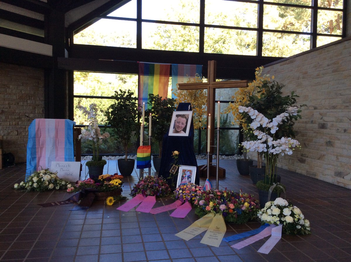 TransgenderGER's tweet photo. Heute ist der 02. September 2024 und 2 Jahre her das Malte verstarb
Malte  starb an den Folgen eines Schädel-Hirn-Traumas, nachdem er am Rande des  CSD Münster niedergeschlagen wurde und beim Sturz auf den Boden  schwerst am Kopf verletzte. https://t.co/v1riPyynvV