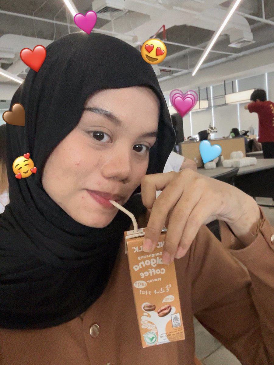 officialkvibes's tweet photo. Kanggu! Udah tau dong kalau INDOMILK baru-baru ini rilis rasa baru dan brand ambassador baru? Kalian udah cobain belum?

‼️ Yuk reply 1 rasa INDOMILK favorit kalian dan sebutin alasannya ya! Plus share juga foto INDOMILK nya ya kanggu^^

Mimin mau bagi-bagi :
✨ 3 ALBUM SEVENTEEN!

Caranya gampang! Follow @indomilkyourway dan @officialkvibes. Jangan lupa pakai hashtag #ngertikanrasanya #indomilkrighthere juga yaa!