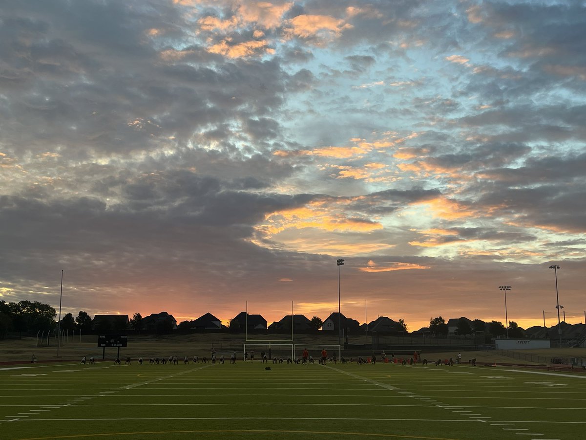 coachswinnea's tweet photo. A beautiful canvas this AM. #CommitmentMonday https://t.co/1iHwlaYZHu