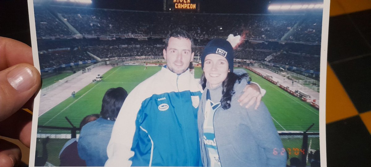 Twitter es servicio 🫡

Ayudemos a encontrar a estos chicos a que vean esta foto 20 años después ✨

Nose si estarán juntos, pero el fulbo tiene estas cosas que me encantan