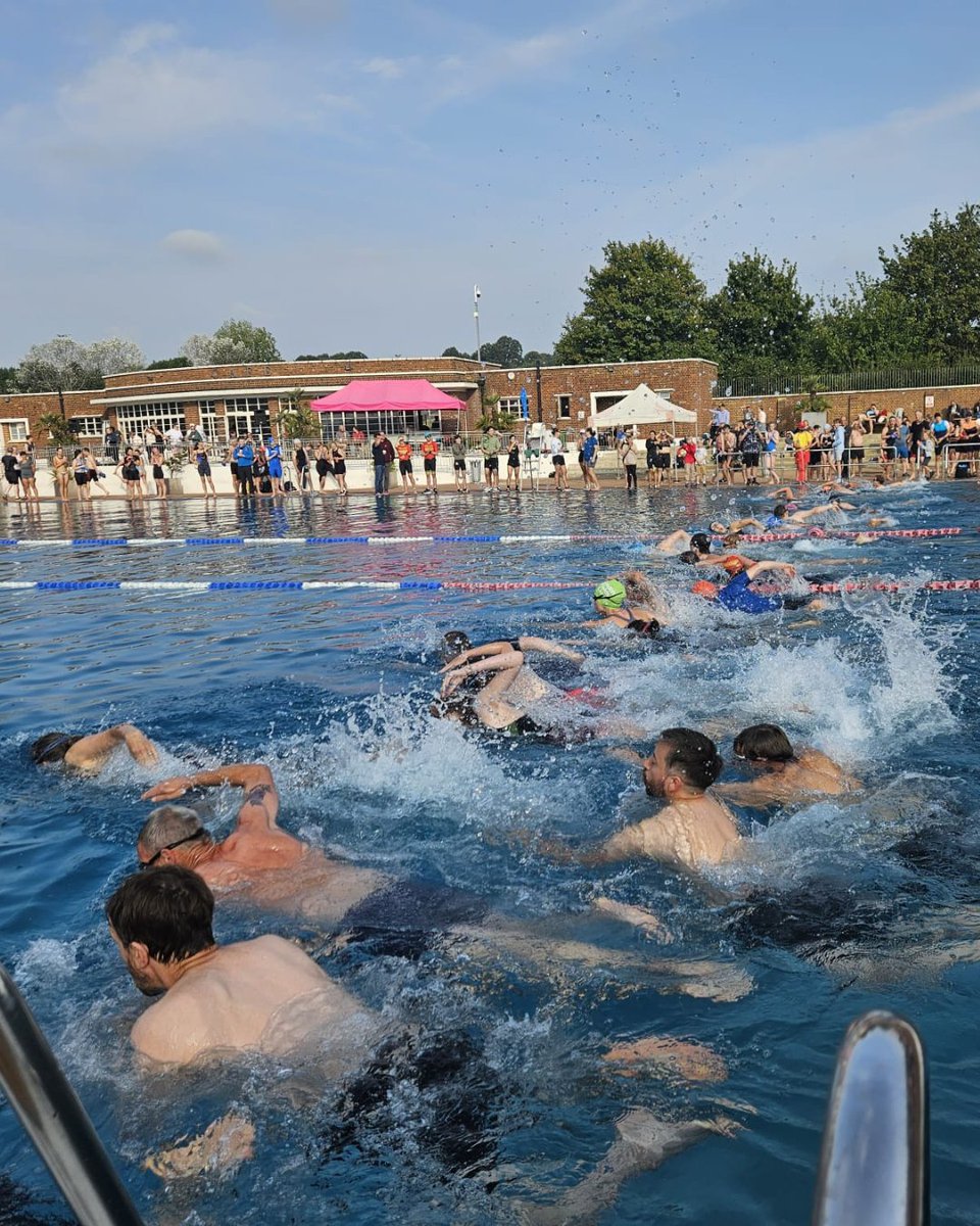 Big congratulations to all the athletes who took part in the 25th Duathlon on Hampstead Heath yesterday and the volunteers from <a href="/hampsteadrugby/">Hampstead Rugby Club</a> and the <a href="/JubileeHallTrst/">Jubilee Hall Trust</a>
who make it happen. Another fantastic effort for this popular event’s silver anniversary! 👏