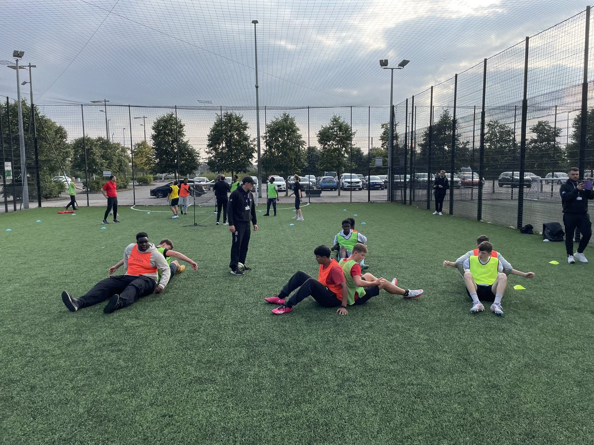 Alistair Neil tweet media