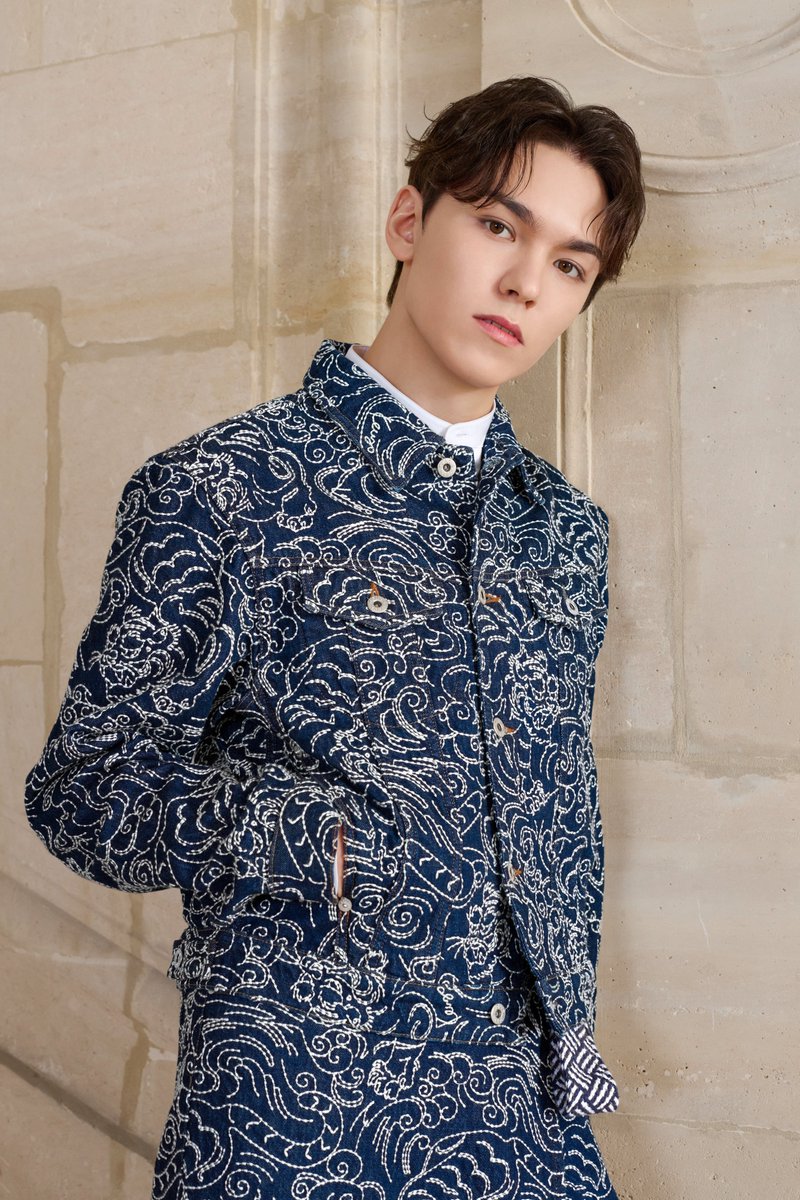 kenzo's tweet photo. Introducing the KENZO Fall-Winter 2024 collection by @nigoldeneye with Brand Ambassador #VERNON. Vernon wears the new collection: a wardrobe featuring Japanese-infused sci-fi silhouettes.​ ​ 

#KENZOFW24 https://t.co/Ilxpowk2Rb