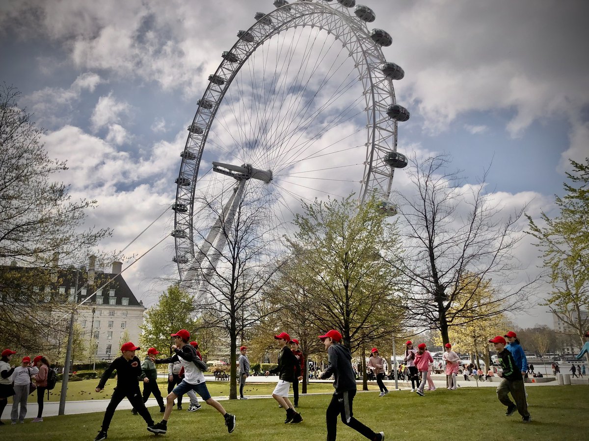 Headteacher at Nanpean Primary School!🍎 We are seeking to appoint a dynamic and committed Headteacher with senior leadership experience who will share their vision and values to lead this vibrant school from January 2025.  facebook.com/share/JQAQevwJ…