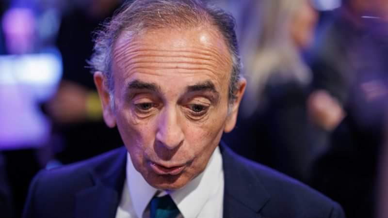 Dala_Red75's tweet photo. Stéphane Ravier quitte aussi  Reconquête France.
Zemmour paie le prix de sa lâcheté. 
Lui qui rêvait, mais ne rêve plus, d'un "Poutine français". https://t.co/iI2BEeWIXZ