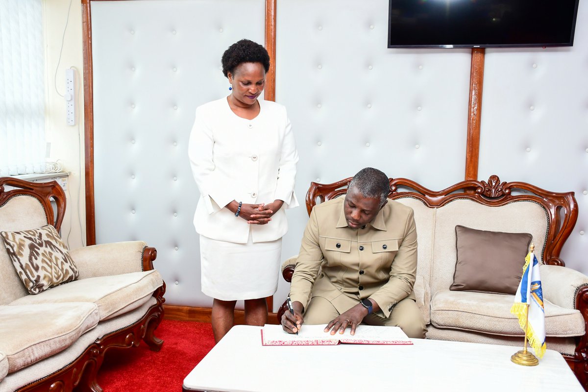 ORPPKenya's tweet image. ..capacity building programmes; devolved services; records management access to information&amp;amp; partnership.
In the visit ,a memorandum between two institutions to steer capacity building initiatives, research and formation of a consortium of political parties regulators was mooted.