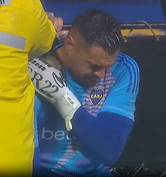la12tuittera's tweet photo. ✅DESCARTADA LESIÓN DE GRAVEDAD EN SERGIO ROMERO.

🔎Chiquito se hizo estudios y los resultados descartaron LESIÓN DE GRAVEDAD. 

🔜Estará haciendo trabajos kinesiológicos para LLEGAR al partido vs Talleres del sábado.

ℹ️ @EmilianoRaddi https://t.co/EsdthVvCBP