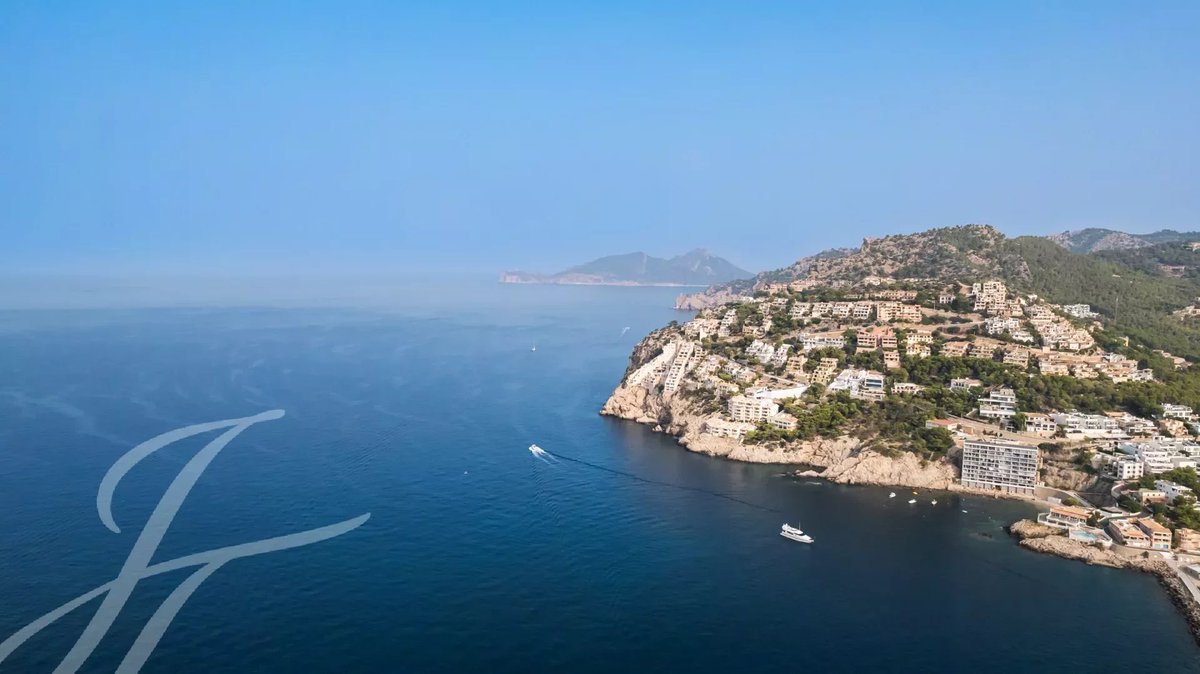 chasterealty's tweet photo. FOR SALE - Project &amp; License Overlooking the Sea in Cala Marmazen https://t.co/gohDy8nYco https://t.co/TYcL00dF5b