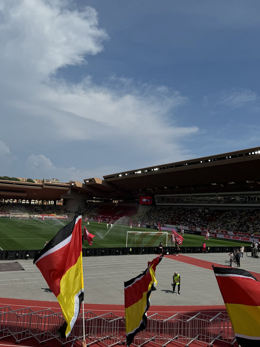 Warmo_S's tweet photo. D’Angers à Lens x2, de Lens à Athènes, d’Athènes à Monaco 🔴🟡
14j très intenses 🫡
Vivement la reprise @RCLens ❤️💛 https://t.co/21xPKfnZLb