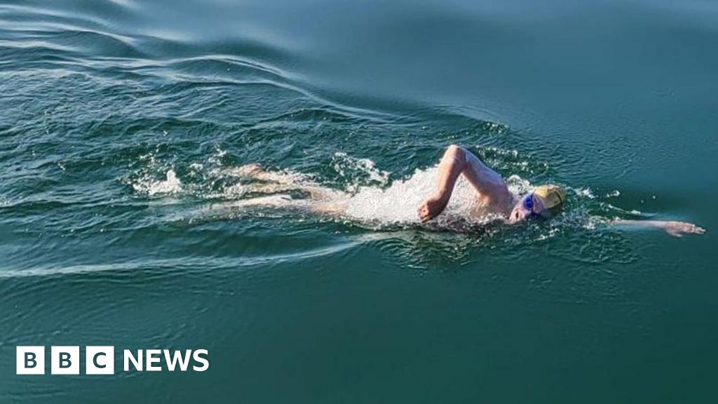 UK_Affiliates's tweet photo. British swimmer believed to be fastest female to cross Lake Geneva https://t.co/XVnfemCQdP https://t.co/b5UP33pCHs