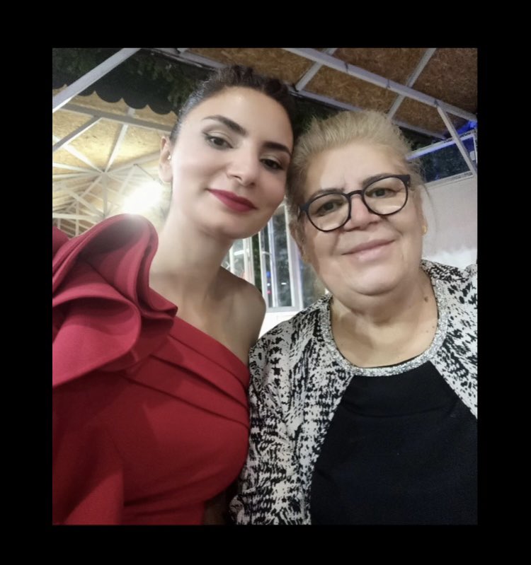 handmadebrar's tweet image. İlk yüz ayrıntılı nakışım bitti çok duygusalım 🥹 instada hikayeme cevap vermeseydi tanışamazdım Hatice Hanımla ,6 şubat depreminde kaybettiği annesiyle nakışladım onu🪡 

#embroideryartist #embroiderydesign  #sanateseri #modernart