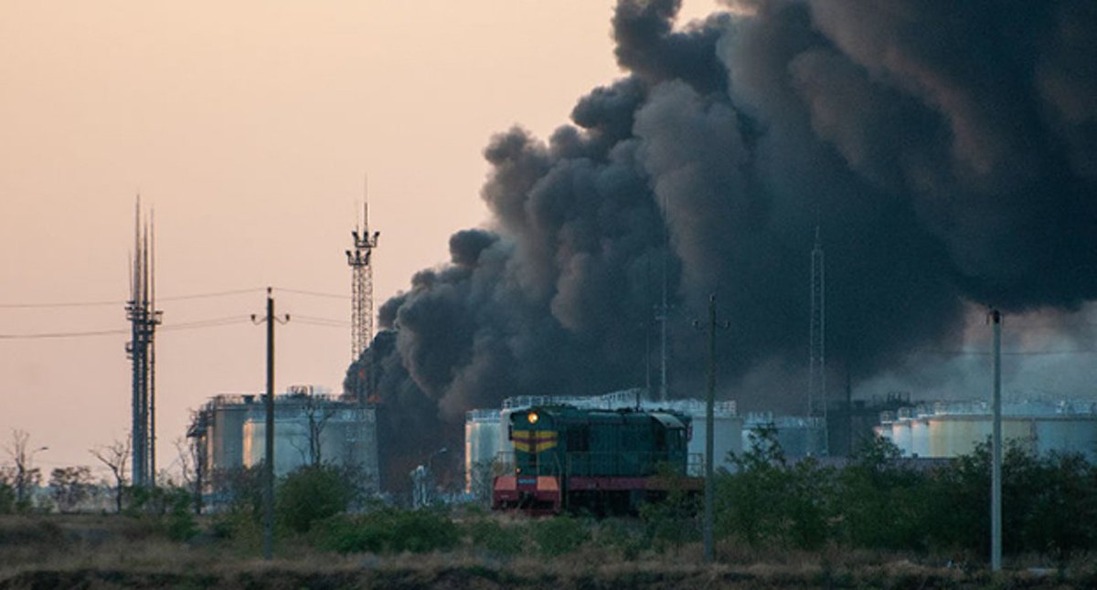 Пожар на нефтебазе в Пролетарске потушен dlvr.it/TCjCP6