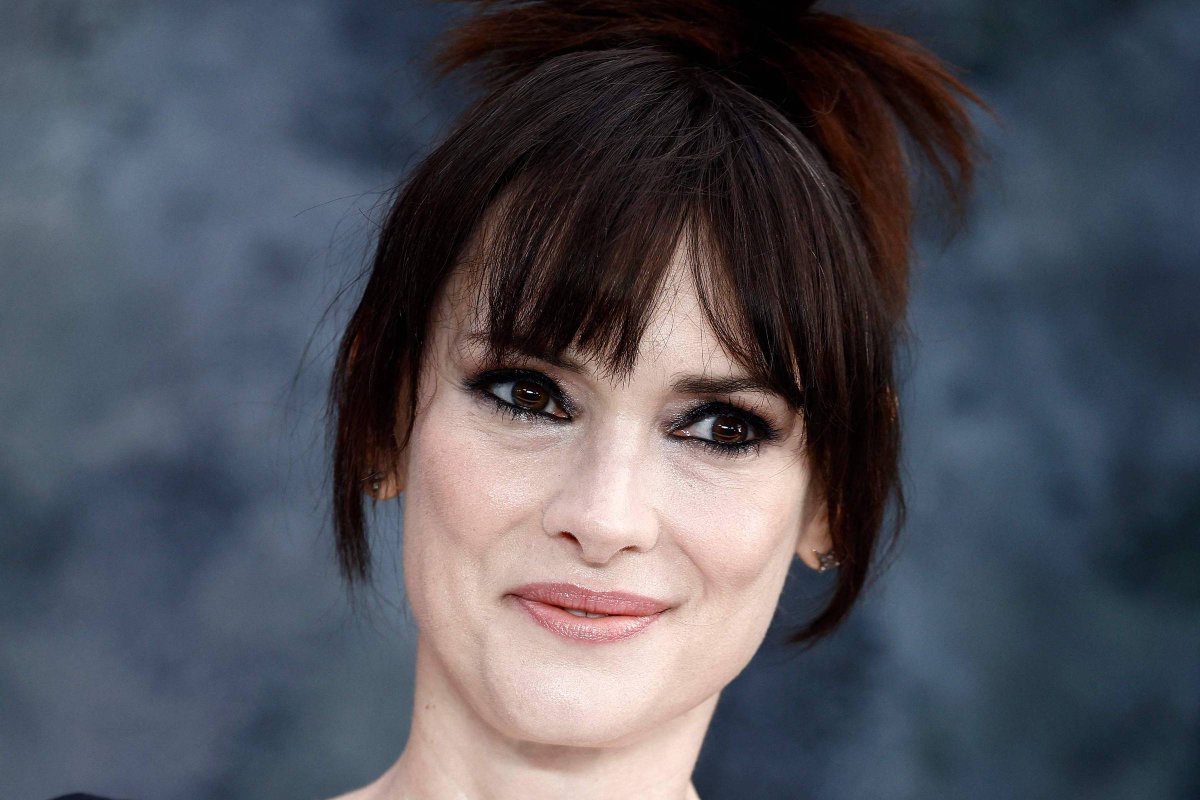 Winona Ryder diz que assédios motivaram seu afastamento do cinema: 'Era selvagem' dlvr.it/TCjDqK