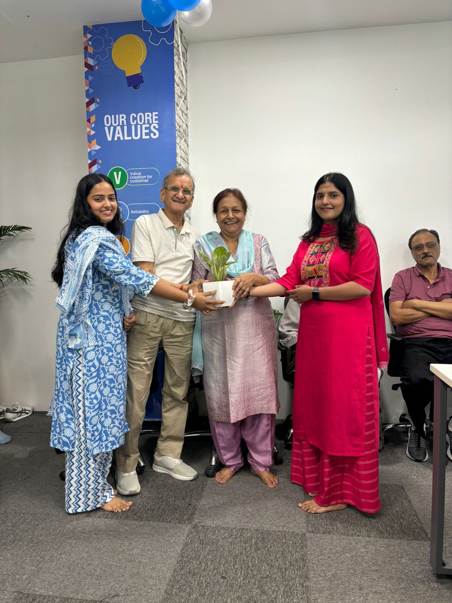 techiesinfotech's tweet image. New space, new vibes!
We're so excited to share a glimpse of our new office. This move marks a significant milestone for our company as we grow and expand.
Come along on this virtual tour and see where the magic happens.
#NewOffice #OfficeInauguration #Growth #Expansion