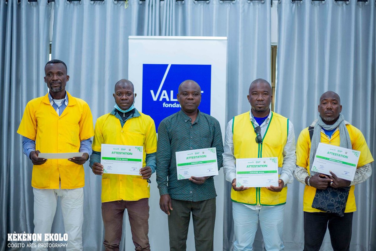 Buzz_Events01's tweet photo. Actu : Avec Anas Seko Le Communicateur Environnemental , c’est Action - Résultat! 

CLÔTURE DE LA PREMIÈRE ÉDITION DU PROJET KEKÈNON EKOLO ✅

#BuzzEvents https://t.co/CcuJAhTyWM