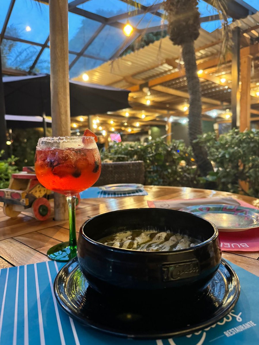 Foto de viernes… pero se me volvieron a antojar esos chicharrones en salsa verde de <a href="/7caldos/">7caldos</a>  😍