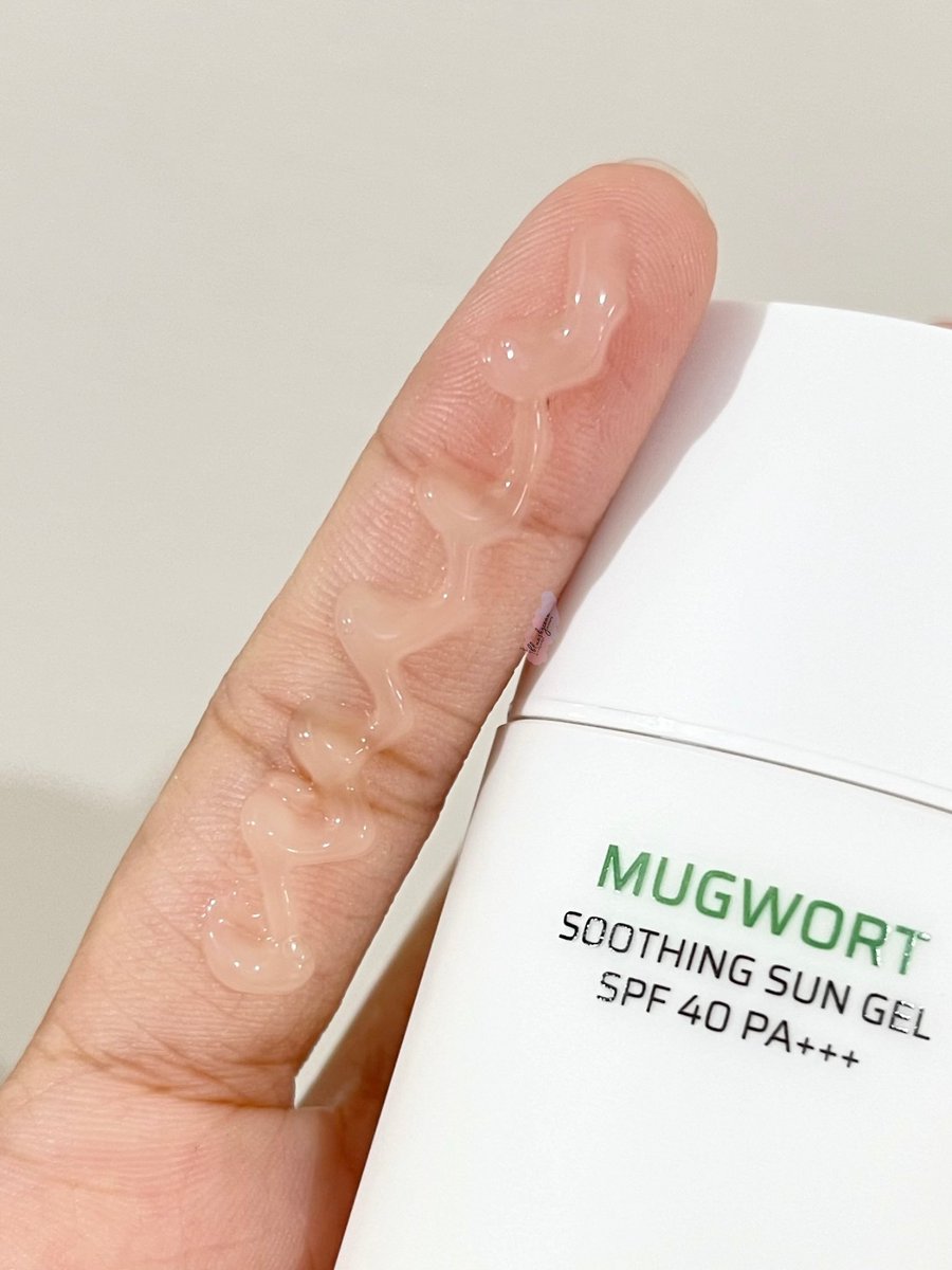 blueskycean's tweet image. agak trauma sama sunscreen transparant, soalnya bikin greasy basah molorin kacamataku

tapi karena si elformula abis launching sunscreen transparant jugaa, yaudah yuk cobain juga😌

berikut first impression-ku sejujur-jujur-jujurnya⤵️