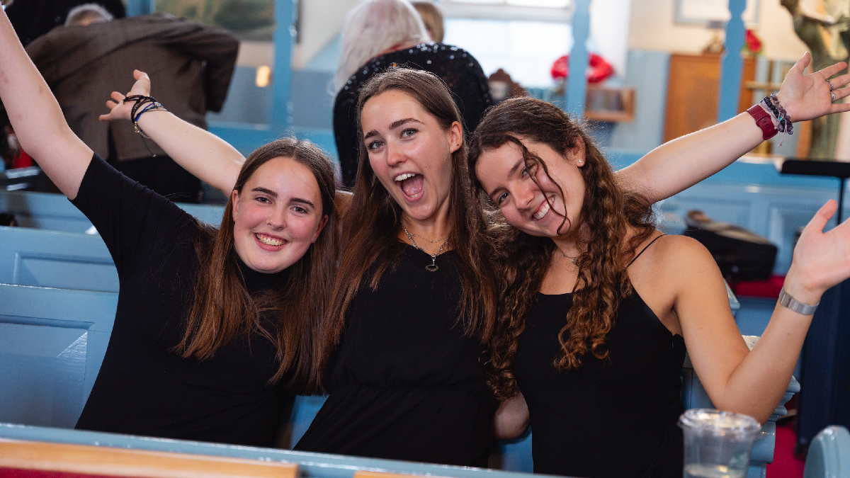 RayburnTours's tweet image. And just like that, a new academic year has arrived! ✨

We wish you all a fantastic year ahead and look forward to seeing our groups travel and enjoy a whole lot of learning and laughter together 😊