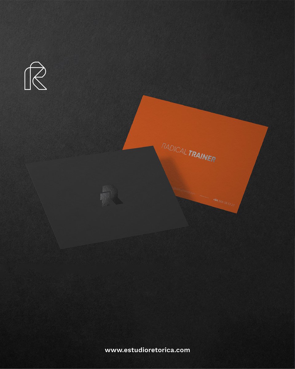 Aplicación de identidad coorpoartiva y línea gráfica en tarjetas de presentación para <a href="/radicaltrainer/">Radical Trainer</a> 
.
.
.
#diseñografico #publicidad #marketing
