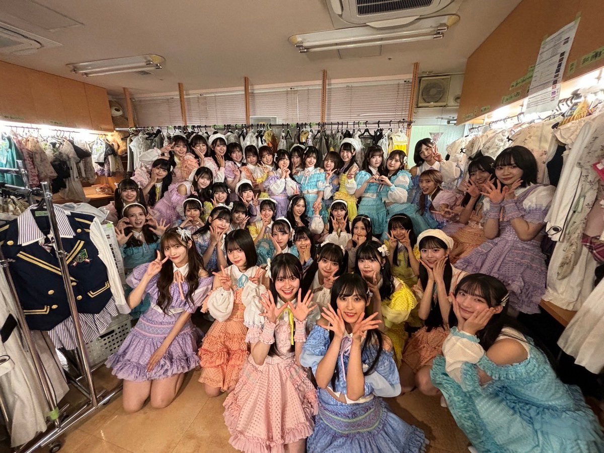 AKB48劇場リニューアル前最終公演 ありがとうございました🌟 短い間で