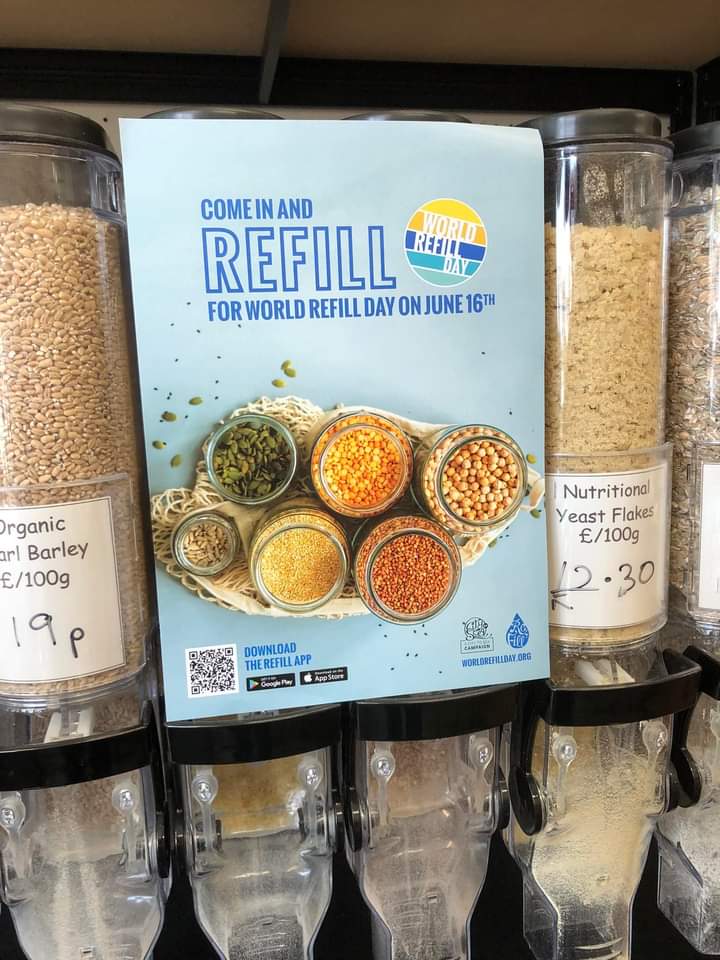 PowysRecycles's tweet photo. This Zero Waste Week, don't forget we have refill shops across Powys so you can save money by only buying what you need and without the 'baggage' of all that packaging
#plasticfreePowys #costofliving #ZeroWasteWeek #supportlocalPowys #supportsmallbiz
โป๏ธ ๐ณ ๐ https://t.co/PfU8lToP7h