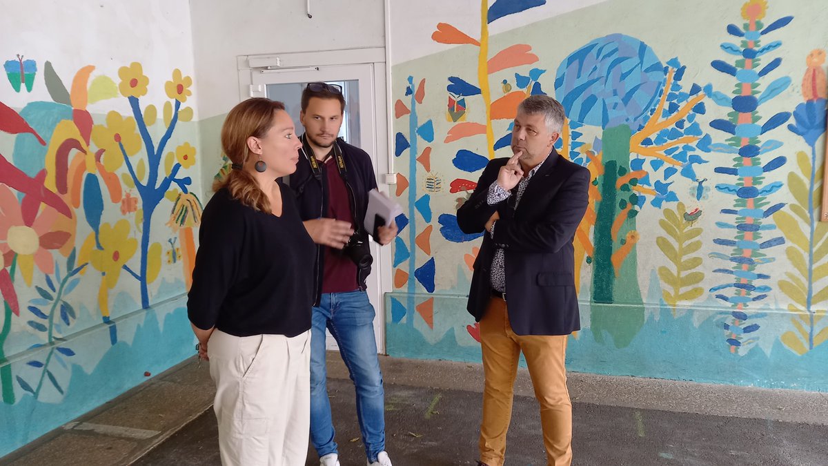 Les petits et les plus grands ont retrouvé le chemin de l'école pour une nouvelle année scolaire.
Ce matin, Christophe Doré a rendu visite aux directrices et aux élèves des écoles Jules Verne, Pablo Picasso et Claude Chapelle
Nous leur souhaitons une belle rentrée ensoleillée !