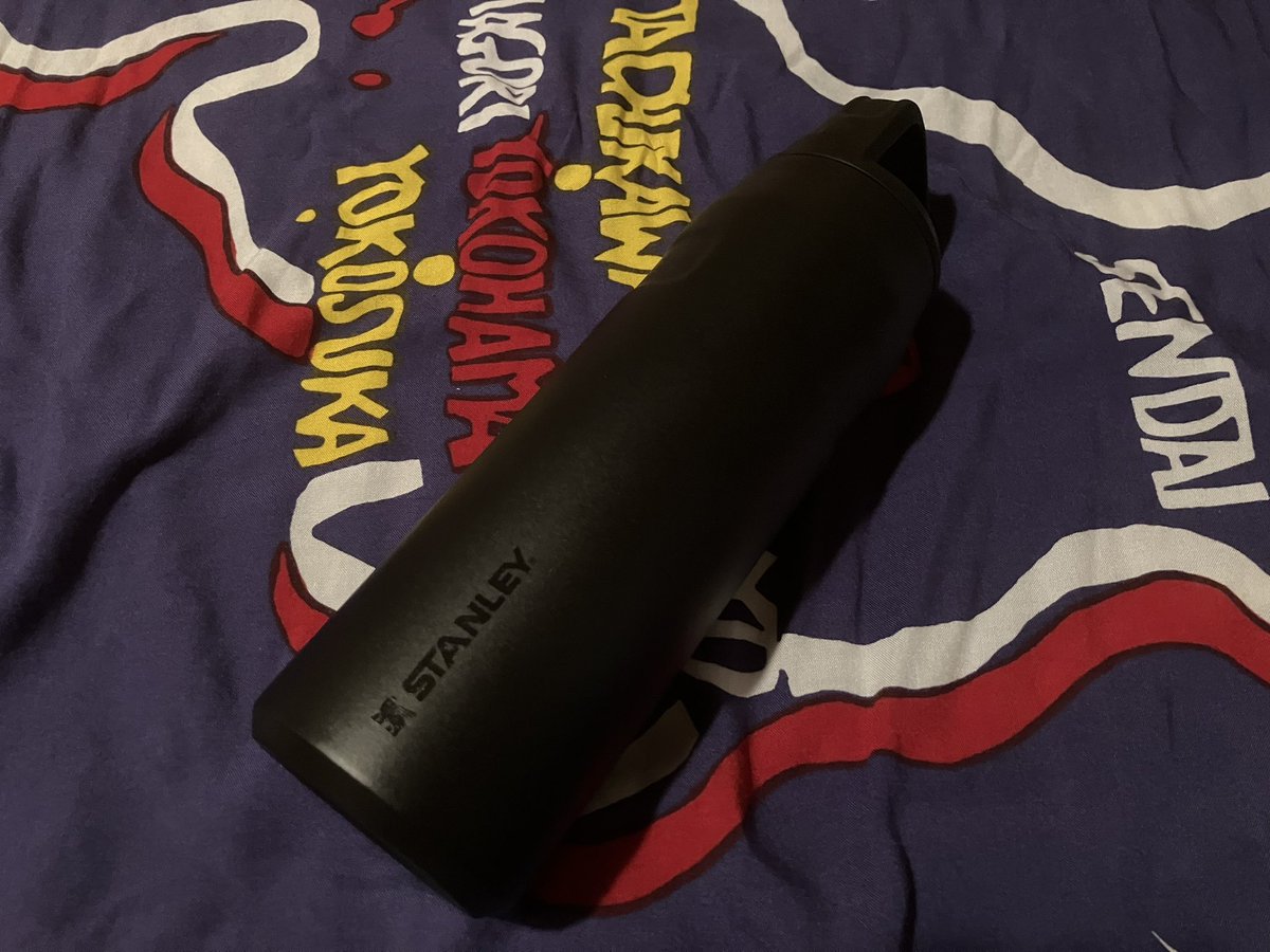 raijintomohiro's tweet image. 久しぶりに水筒を買いました‼️

シンプルだったのは家に帰るまでの一瞬✨「お前は他に時間を使うことがあるだろ💢」と文句を言われながらのステッカーボム🤣

名前もね❤️‍🔥
#水筒 #ステッカーボム #stickerbomb